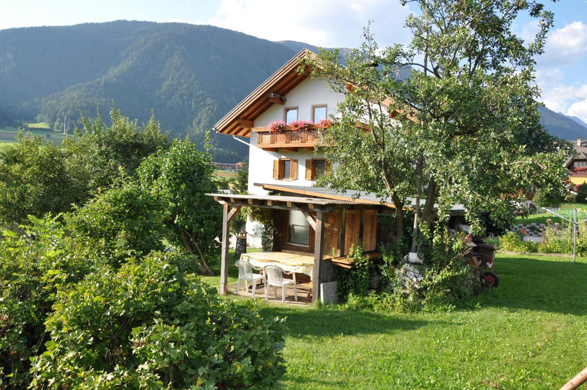 Appartements Wiesenheim ラズン・ディ・ソプラ エクステリア 写真