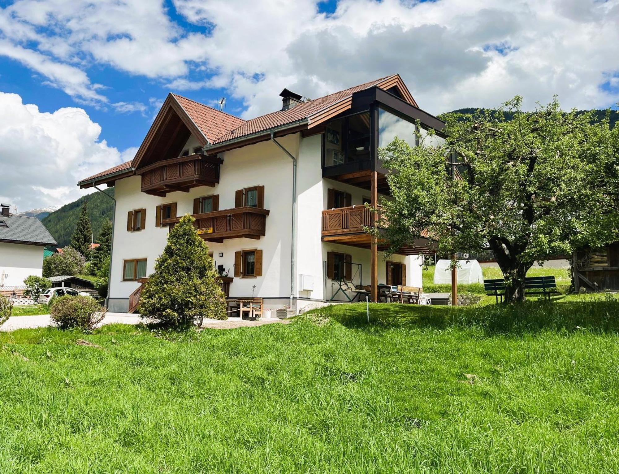 Appartements Wiesenheim ラズン・ディ・ソプラ エクステリア 写真